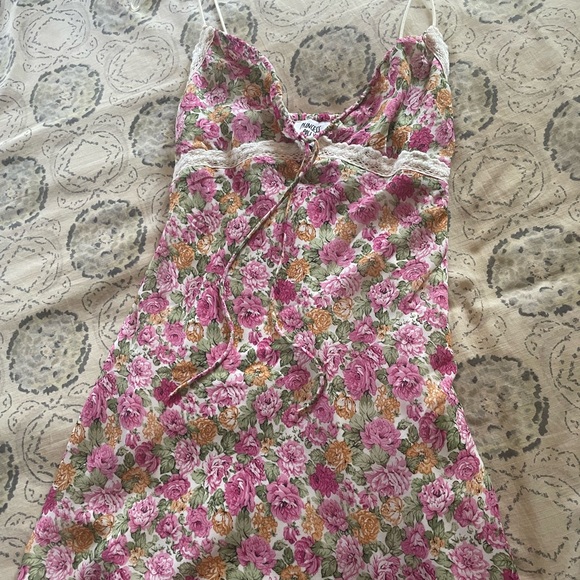 Princess poly flower dress - Picture 2 of 4